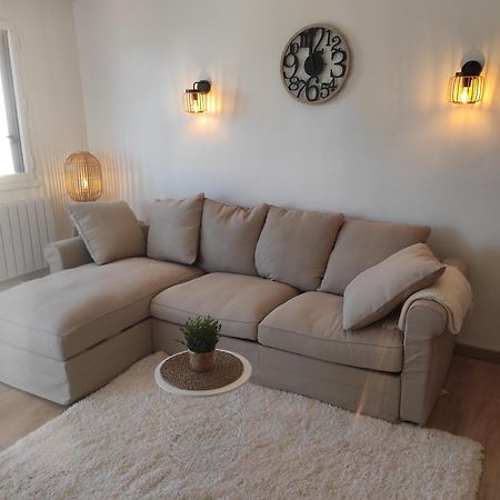 אגדה Centre Port,Studio Cosy,Vue Piscine Et Sur Le Parking Prive Ainsi Que Le Mont Saint Martin מראה חיצוני תמונה