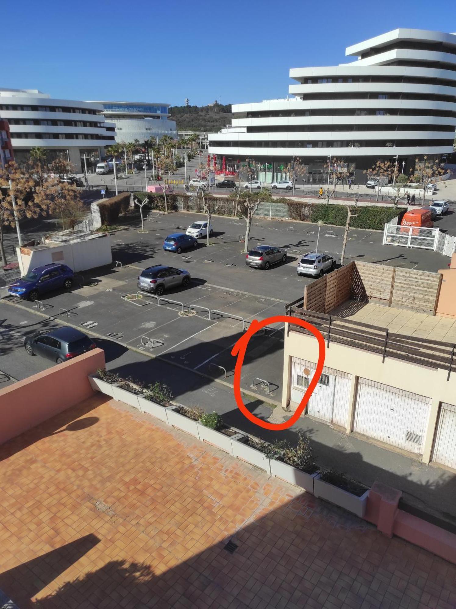 אגדה Centre Port,Studio Cosy,Vue Piscine Et Sur Le Parking Prive Ainsi Que Le Mont Saint Martin מראה חיצוני תמונה