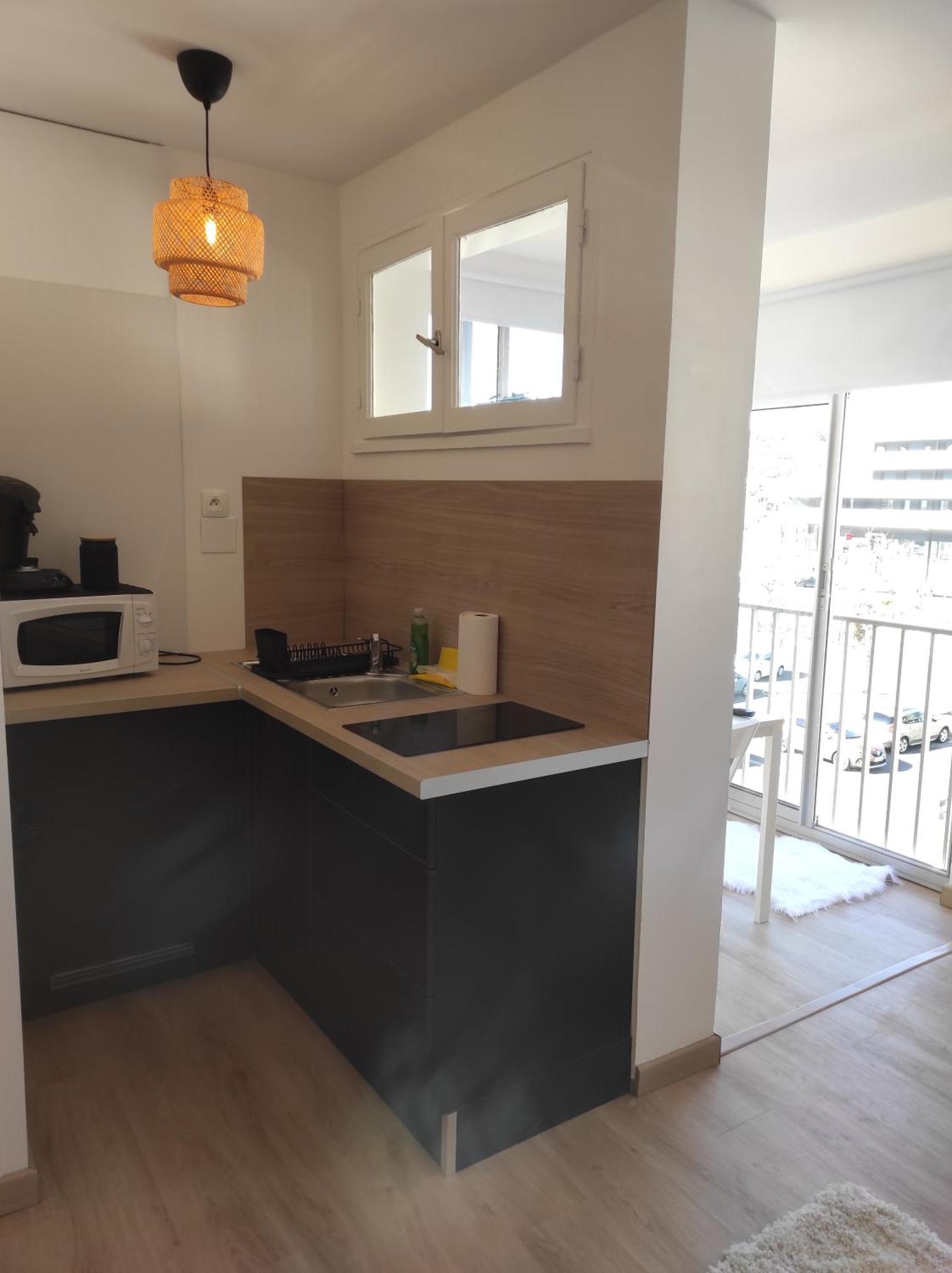 אגדה Centre Port,Studio Cosy,Vue Piscine Et Sur Le Parking Prive Ainsi Que Le Mont Saint Martin מראה חיצוני תמונה